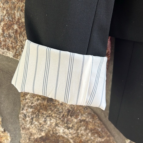 NWOT Theory BLACK Blazer - Picture 3 of 7